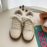 Белый с флисовой подкладкой + коробка для обуви