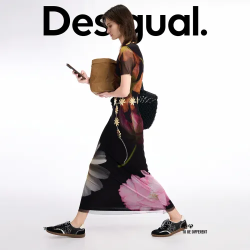 Desigual Черные Женские Короткие Платья с Короткими Рукавами