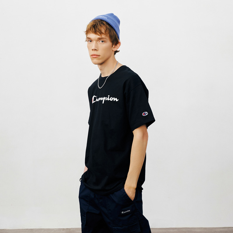 Champion T-Shirt Американская версия Унисекс Черный — фото 4