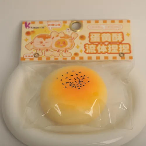 KAQU K Яично-желтый Crisp Snuggle Игрушка