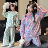 Светло-желтый