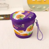 Старый стеклянный банок, маринованная горчичка, лапша