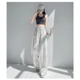 Белый, маленький