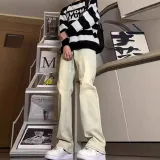 Грязно-жёлтый