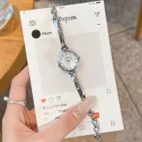 Случайный набор из 4 штук женских часов