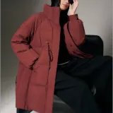 Темно-красный