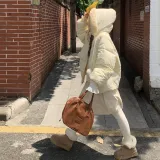 Светло-желтый