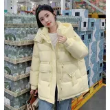 Светло-желтый