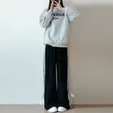 Черный невысокий