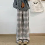 Серый, розовый, маленький