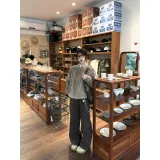 Коричневый