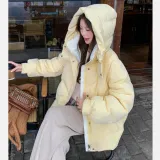 Светло-желтый