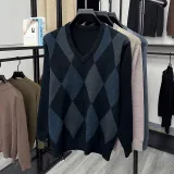 Темно-зеленый