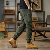 Армейский зеленый