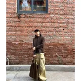 Коричневый