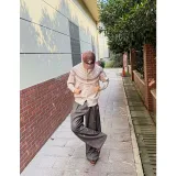 Коричневый