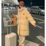 Светло-желтый