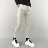 Бежево-желтый