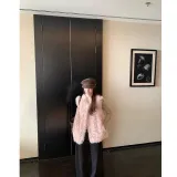 Светло-розовый