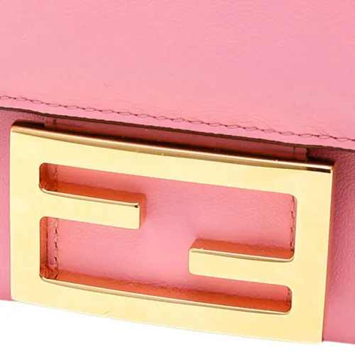 FENDI Baguette Сумки через плечо Женские
